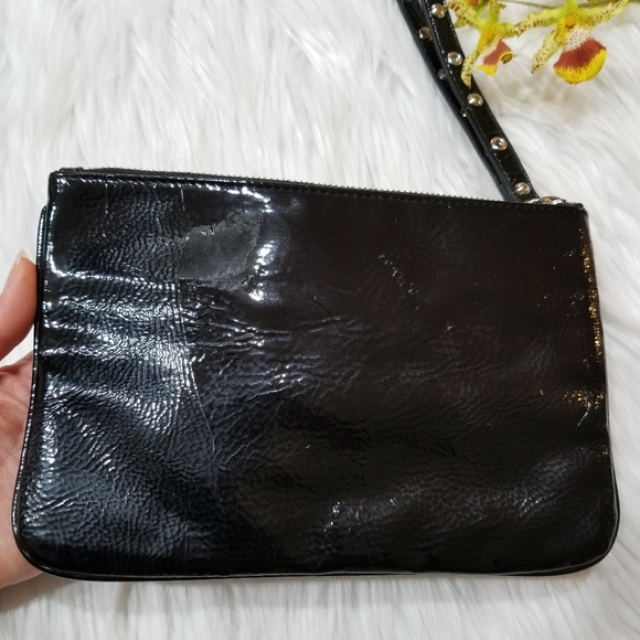 EXPRESS Black Patent Leather Wristlet, Zipper Closure. - Picture 4 of 16